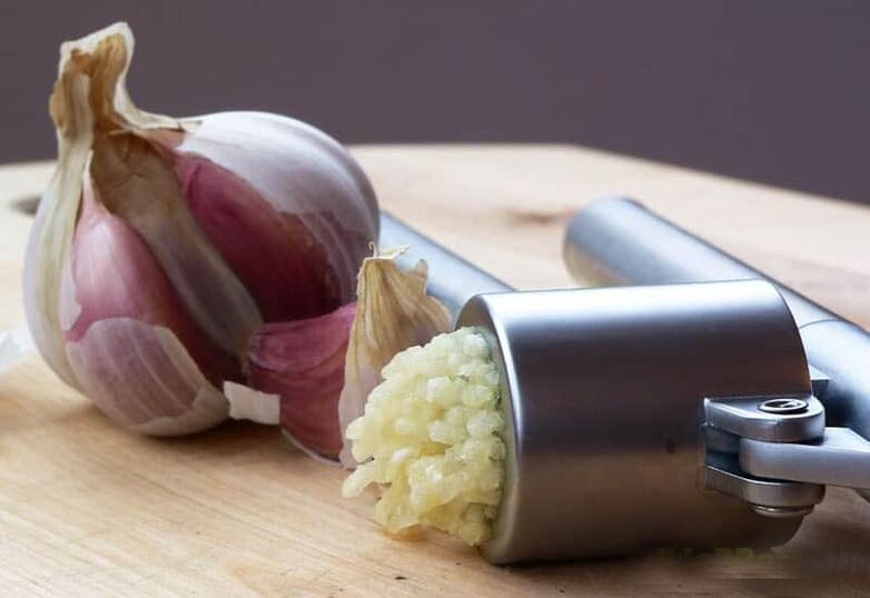 Česen in čebula od zajedavcev